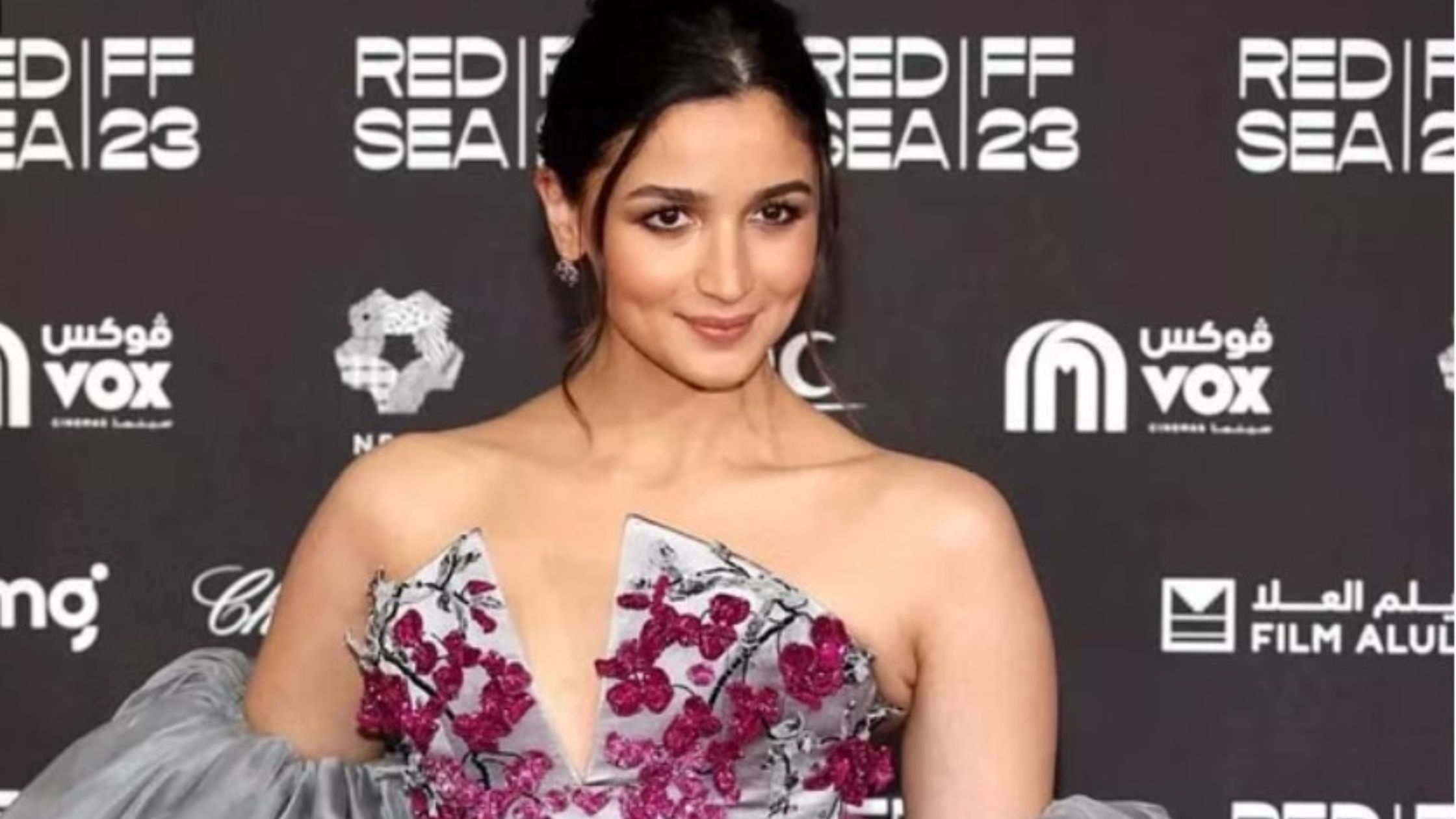 After becoming a mother, Alia Bhatt gave another good news to her family, fans including Kapoor family are congratulating her.