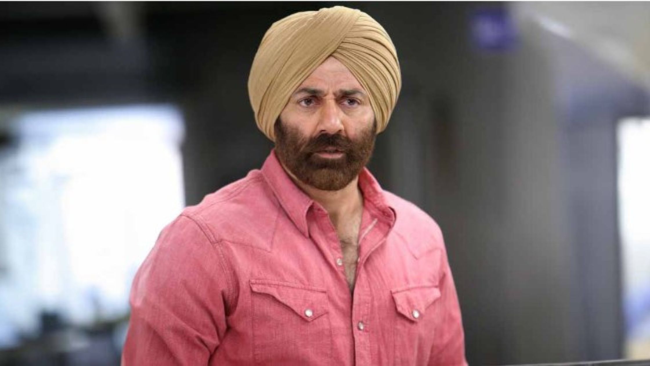 At the age of 66, Sunny Deol gave good news to his fans, everyone including his family is congratulating him.