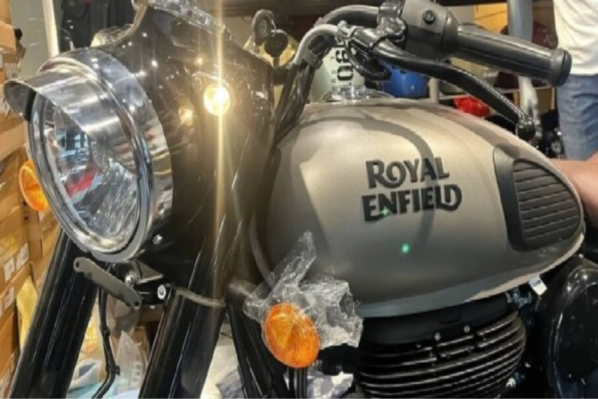 New Royal Enfield Bullet bike has arrived to bite the dust of Jawa, excellent mileage with great features